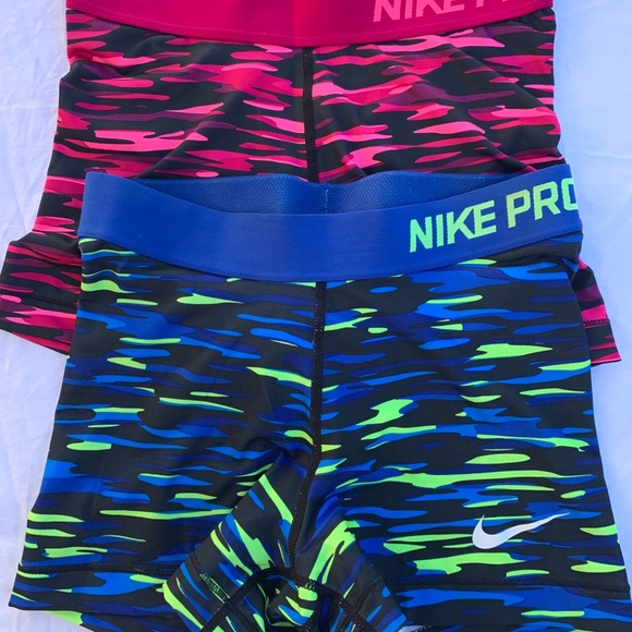 Nike Pro Small Shorts - Picture 2 of 2
